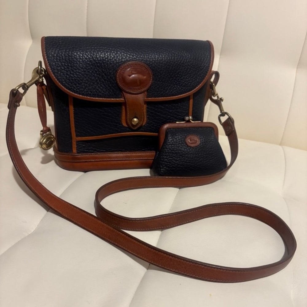 “Dooney & Bourke” Vint. Navy-Blue “AWL Camera XBody” & Kisslock Coin Pouch Set